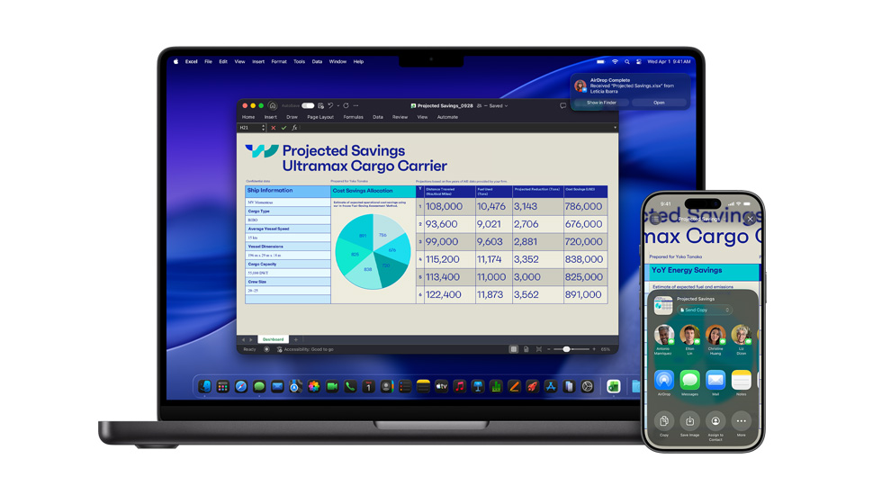 一台 Mac 和一部 iPhone 上显示一个 Excel 文档。Mac 的背景使用了 macOS Tahoe 屏幕保护程序。