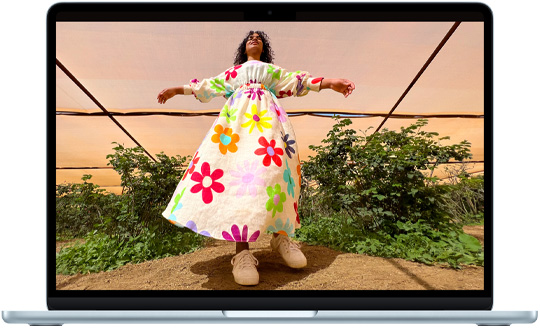 13 英寸 MacBook Air，展示 Liquid 视网膜显示屏。