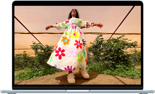 15 英寸 MacBook Air，展示 Liquid 视网膜显示屏。