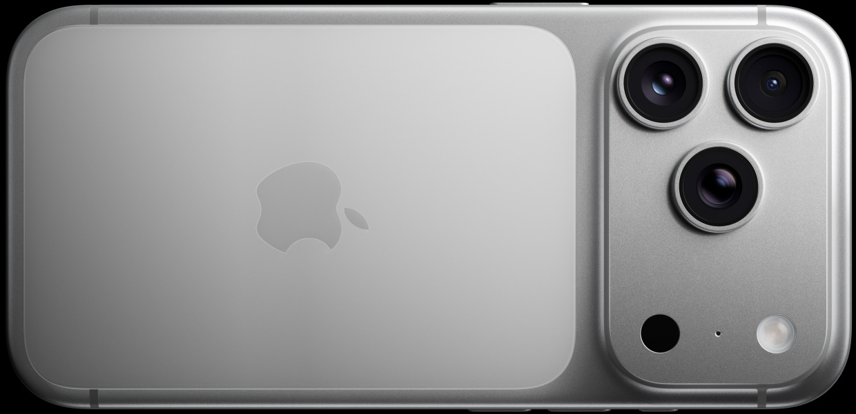 银色 iPhone 17 Pro 背面外观，展示 Pro 级融合式摄像头系统，包括三颗镜头、麦克风和闪光灯。