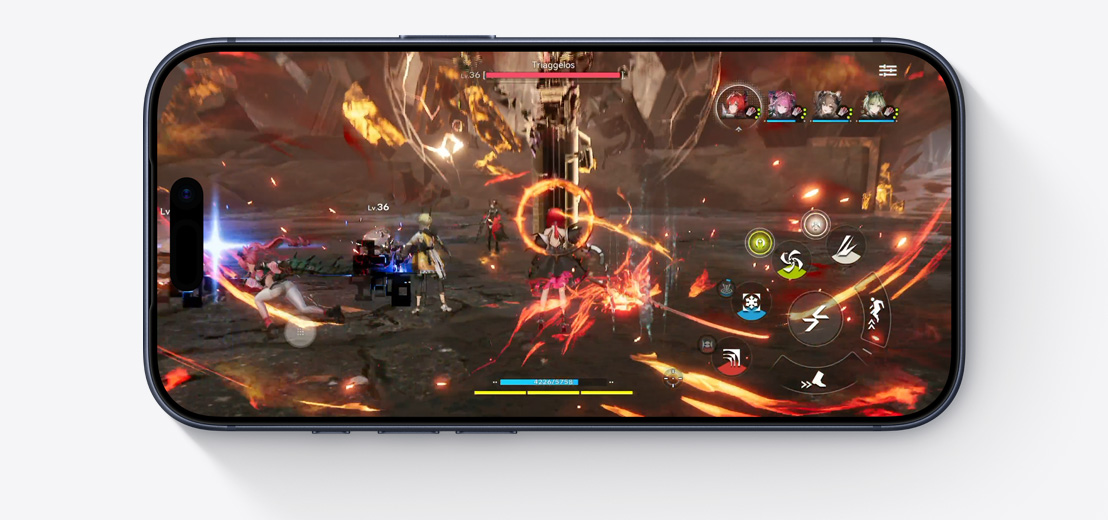 iPhone 17 Pro 正面外观，屏幕显示游戏《明日方舟：终末地》的画面，体现 A19 Pro 芯片的强悍性能表现。