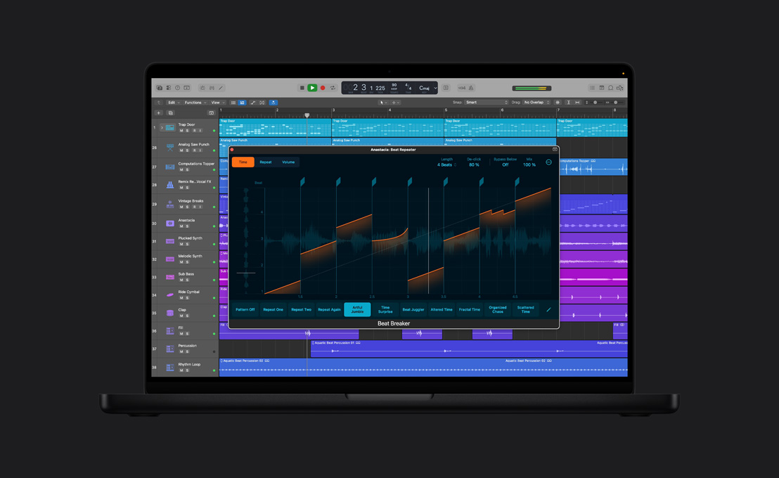 16 英寸 MacBook Pro 屏幕显示 Beat Breaker 的 Anastacia: Beat Repeater 窗口，展示“Time”音频波及各种调整项和选项。