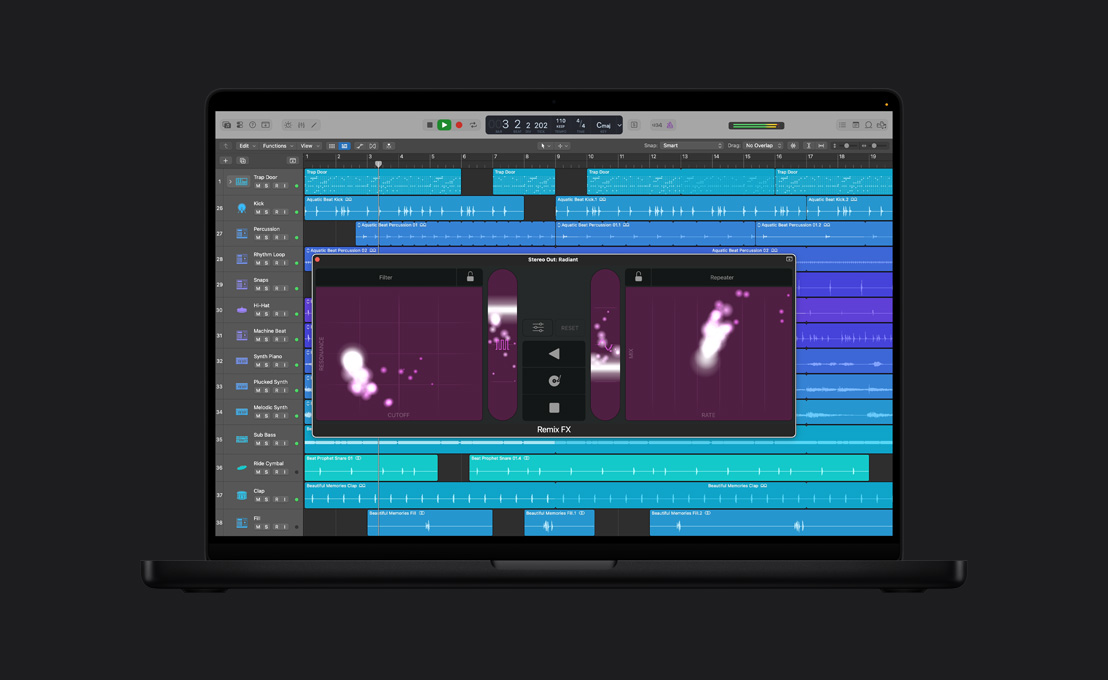 16 英寸 MacBook Pro 屏幕展示 Remix FX 的 Stereo Out: Radiant 窗口，其中左侧为 Filter，右侧为 Repeater，散发出紫色光芒。